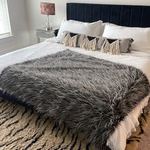 Faux Fur Throw Blanket